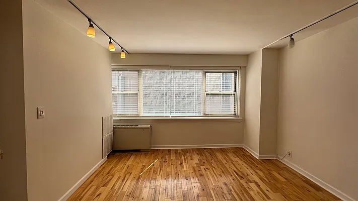 Rented by Sterling Holdings | media 2