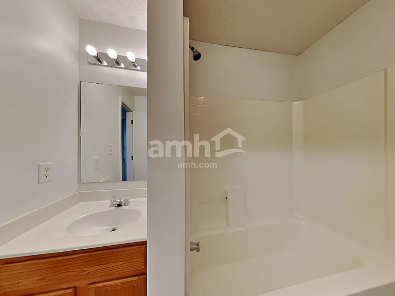 160 Camforth Dr — Photo 17