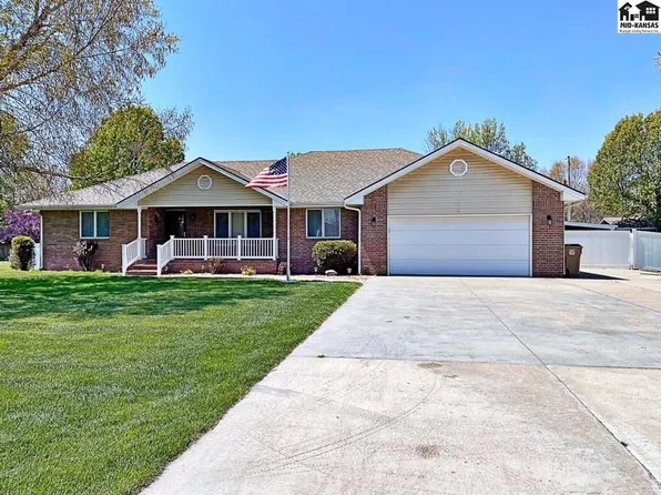 2115 N Hendricks St, Hutchinson, KS 67502