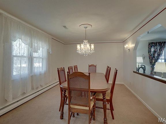 4th image of 32830 Willow St