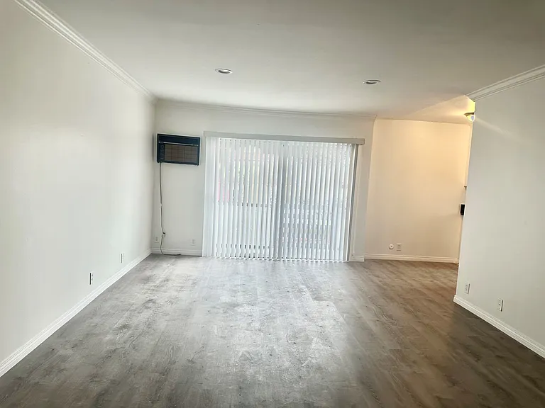 4901 Laurel Canyon Blvd #2-A — Photo 6