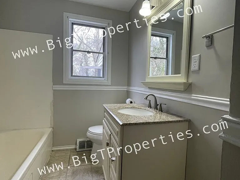 16 W Clairmont Dr — Photo 11