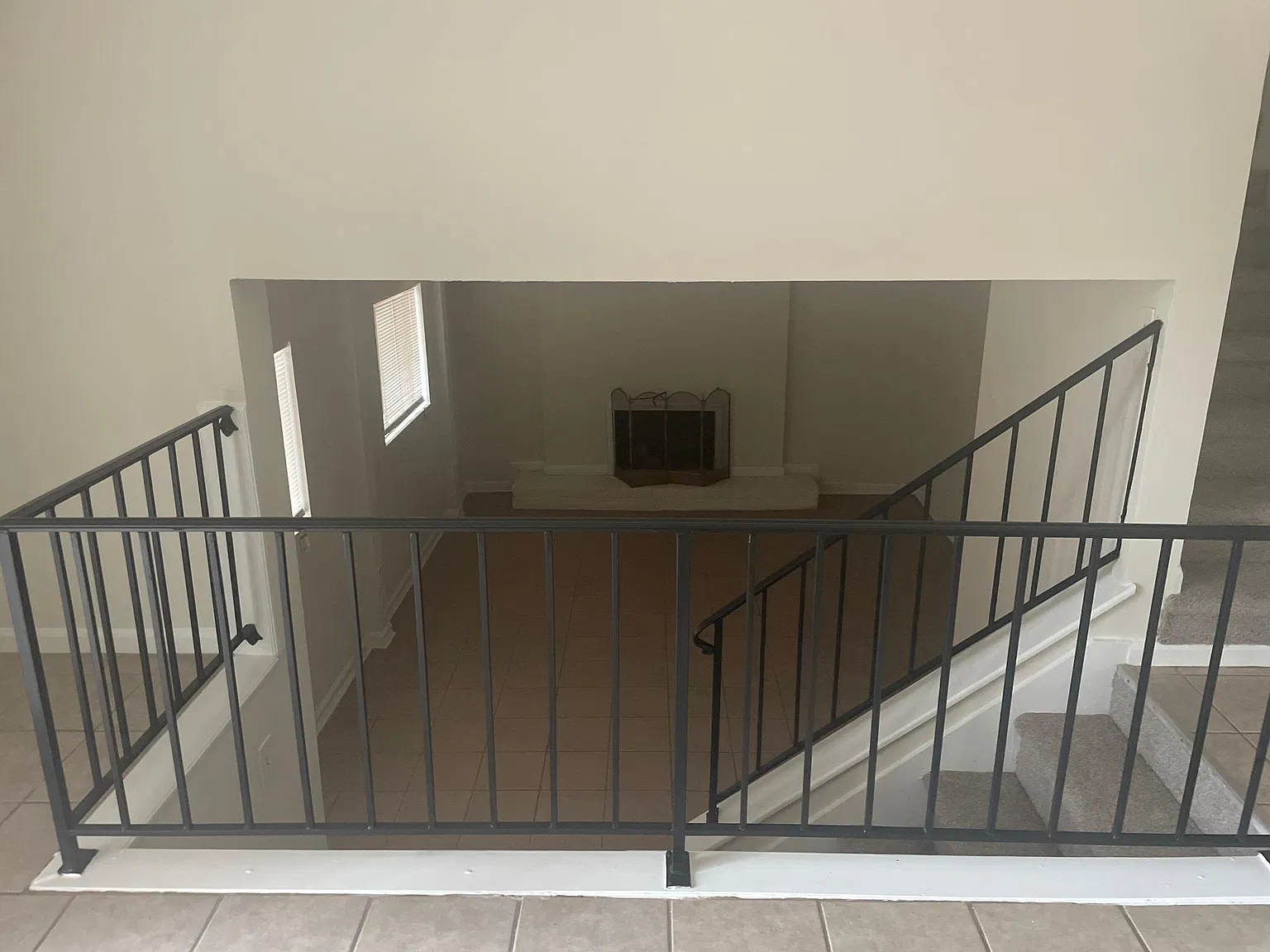4 bed, 2328 sqft, $2,300 — Photo 1