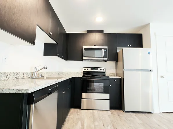 945 Walton Pl #A101, West Richland, WA 99353