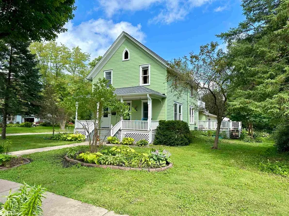 1138 Elm St, Grinnell, IA 50112