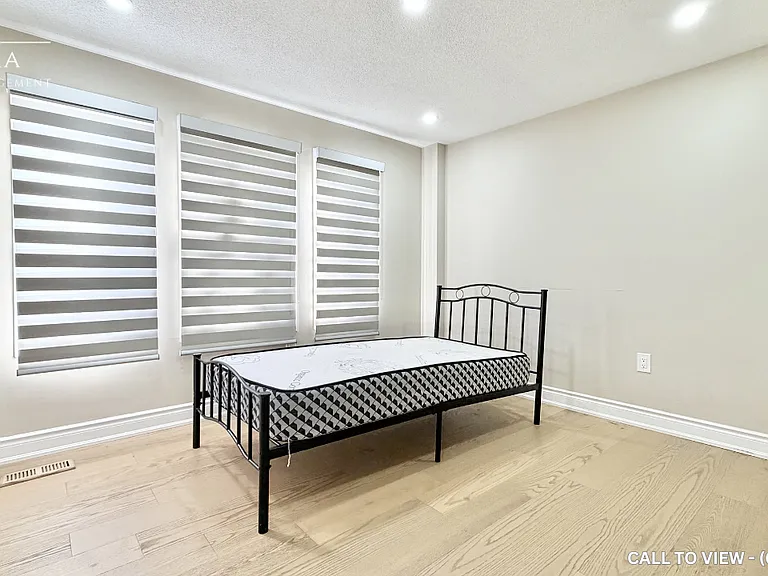 190 Moffatt Ave — Photo 10