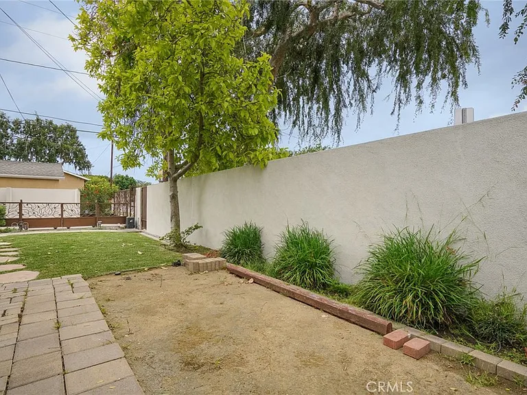 11060 Wagner St — Photo 30