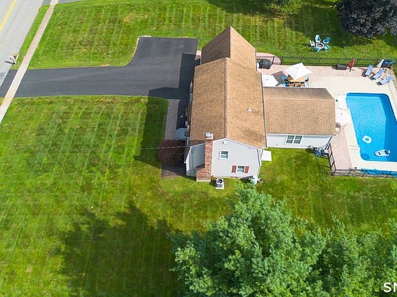 5th image of 16 Quigley Road