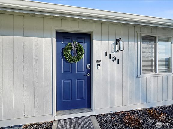 2nd image of 1101 E Hayden Drive
