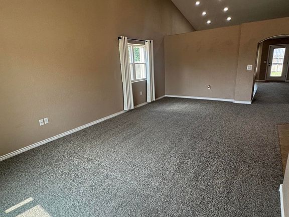 3rd image of 2116 Hali Ln