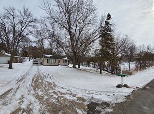 4060 75th Ave SW, Montevideo, MN 56265