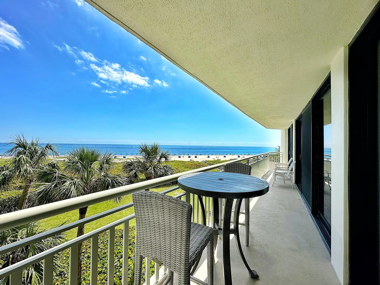 2 bed, 2.0 bath, 1600 sqft, $5,700 — Photo 1