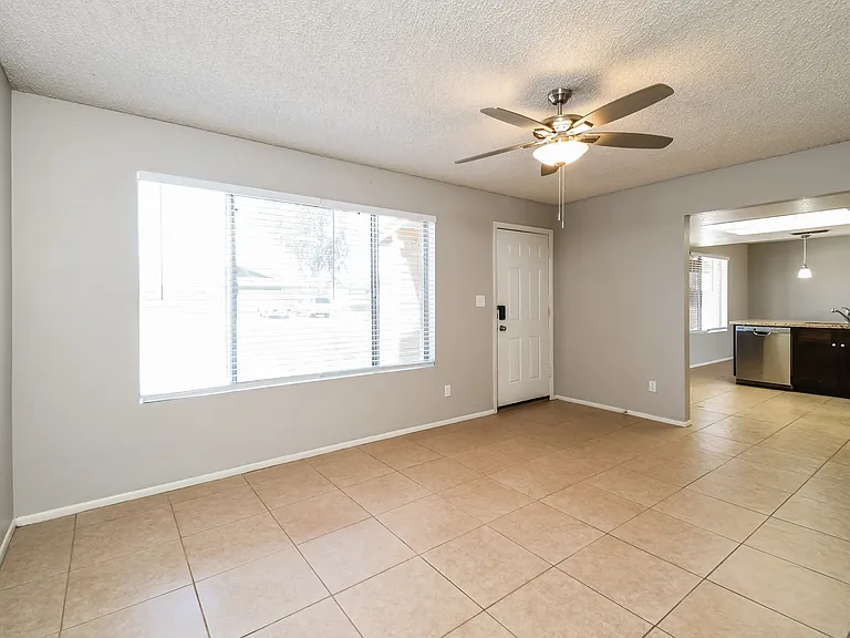 2301 E Butler St — Photo 7