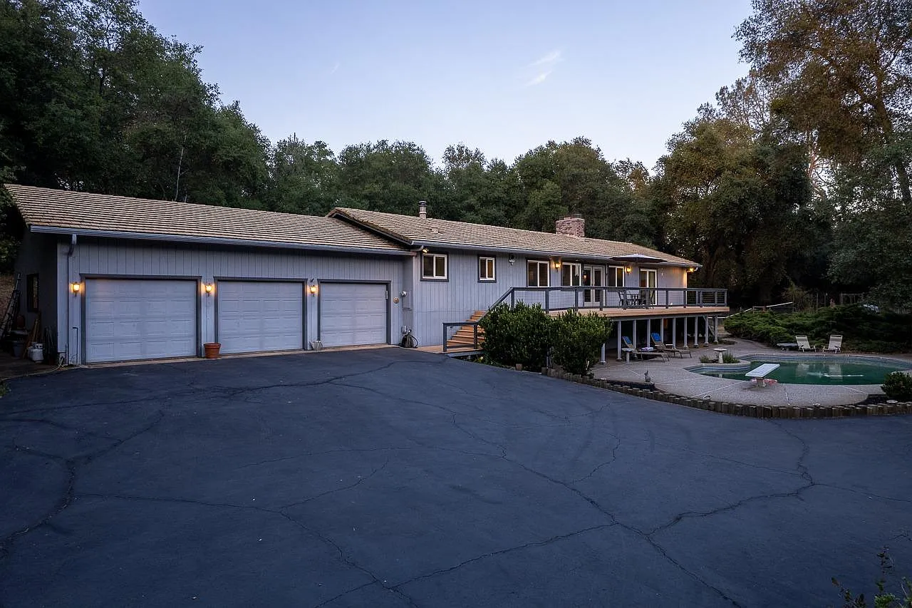 14631 Carriage Way photo 1