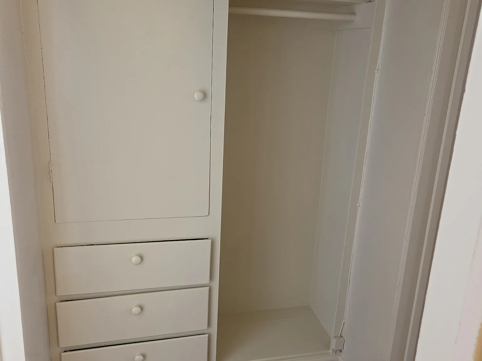 1 bed, 1000 sqft, $2,200 — Photo 2