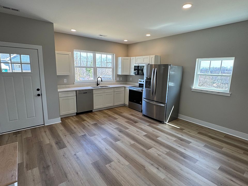 1st image of 801 Sapphire Rd NW