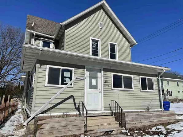 411 E Charles St, Oelwein, IA 50662