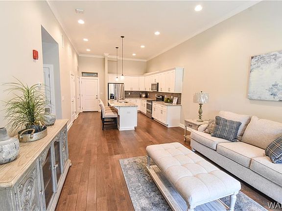5th image of 2708 7th St Unit 202