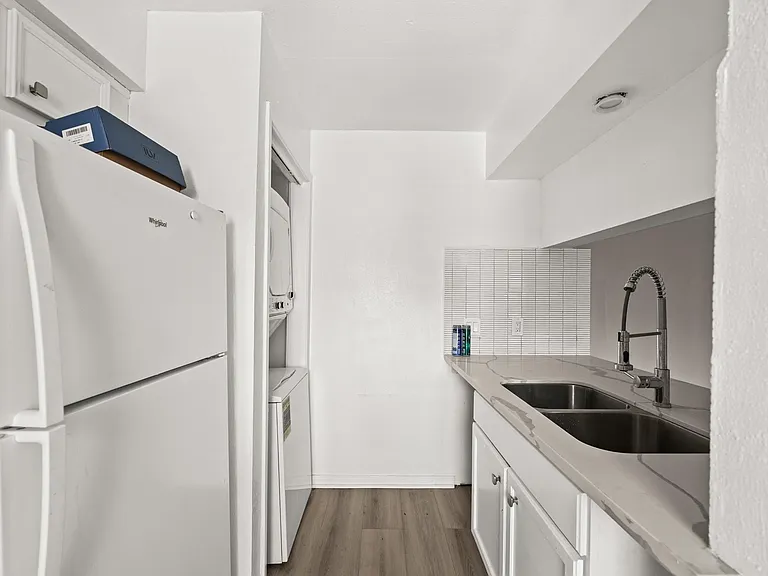 9090 S Braeswood Blvd #75 — Photo 10