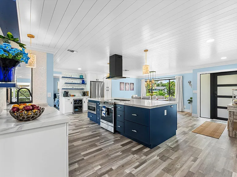 3313 Sherwood Blvd — Photo 4