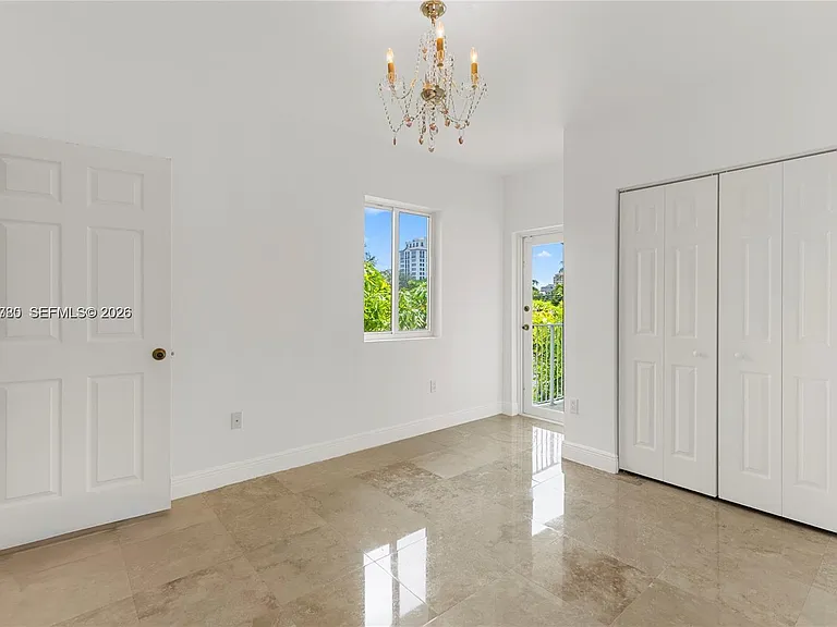 4023 SW 10th St — Photo 17