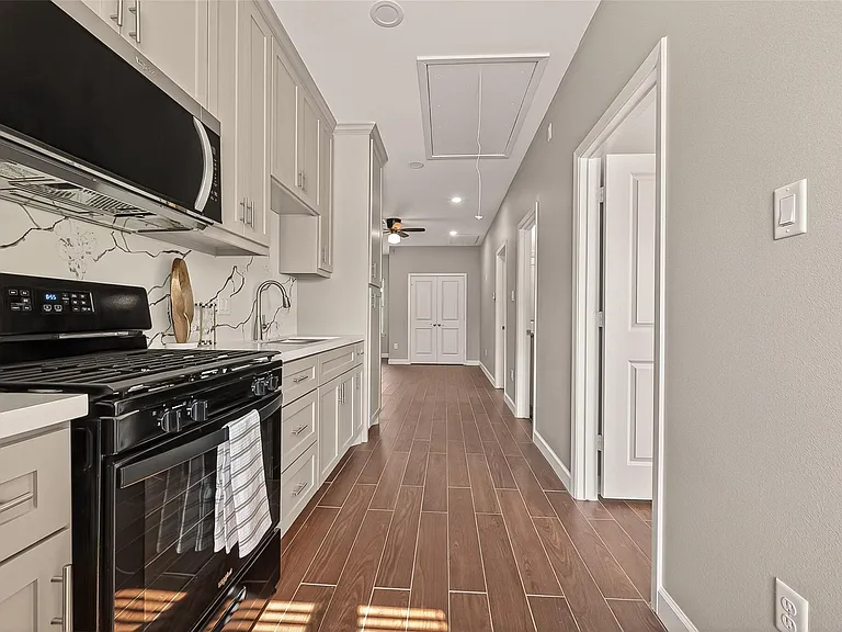 8321 Coma St — Photo 11