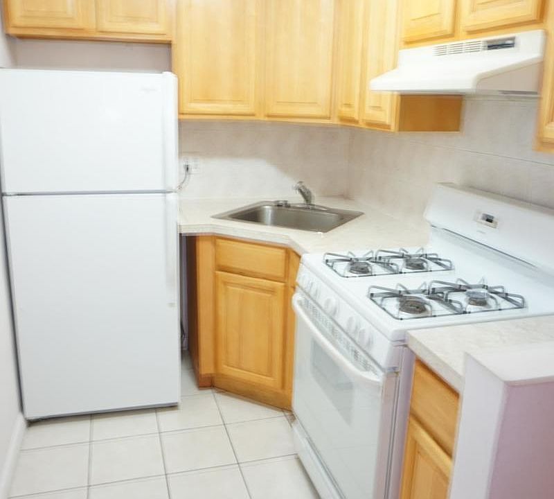 2nd image of 117 S Elliott Pl APT 1A