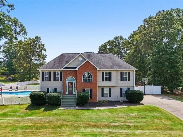 36 Valley Edge Dr, Rockmart, GA 30153