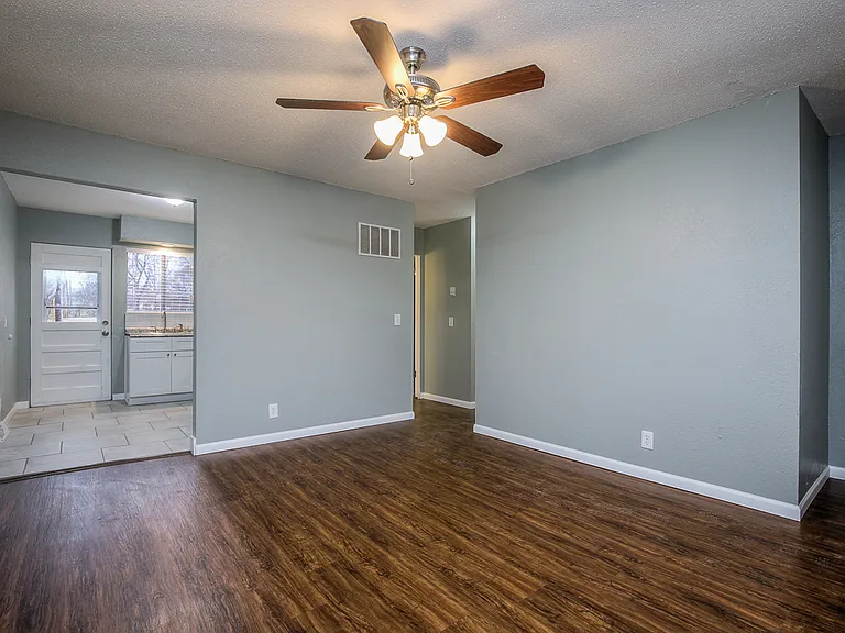 510 NE Corder St #B — Photo 12