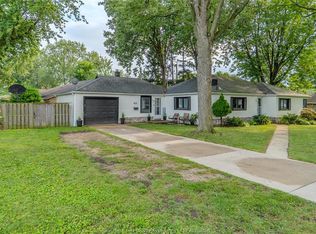 805 Roselawn Dr, Windsor, ON N9E 1K7
