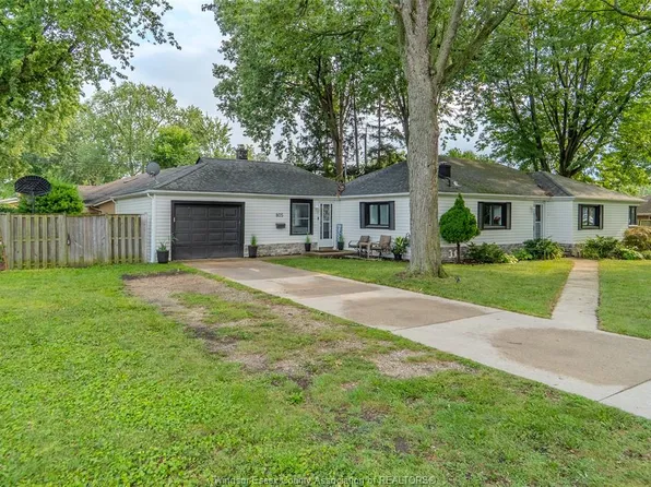 805 Roselawn Dr, Windsor, ON N9E 1K7