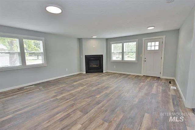 3 bed, 1496 sqft, $1,995 — Photo 3