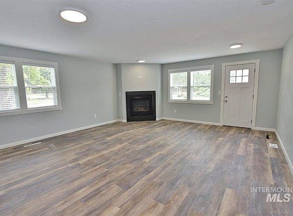 3rd image of 1823 Cleveland Blvd