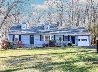 11 Flax Hill Rd, Brookfield, CT 06804