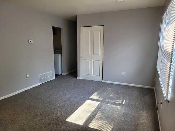 3rd image of 622 Oakwood Ave