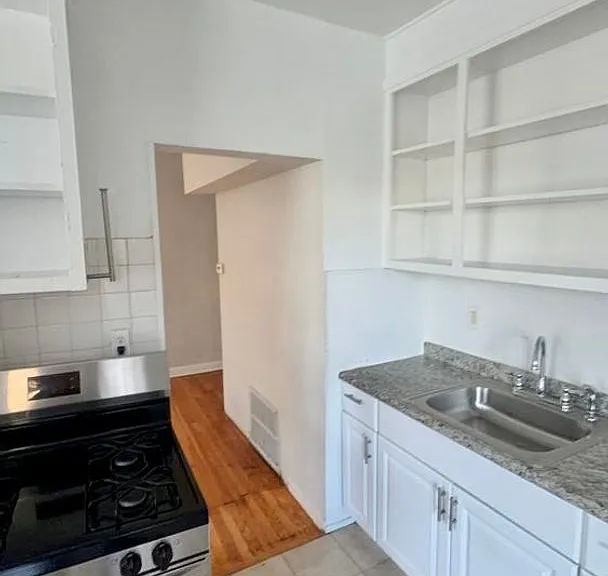 2531 N Tripp Ave — Photo 2