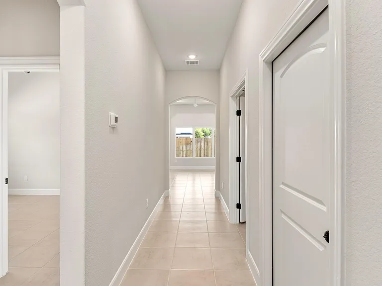 405 Park Cir — Photo 29