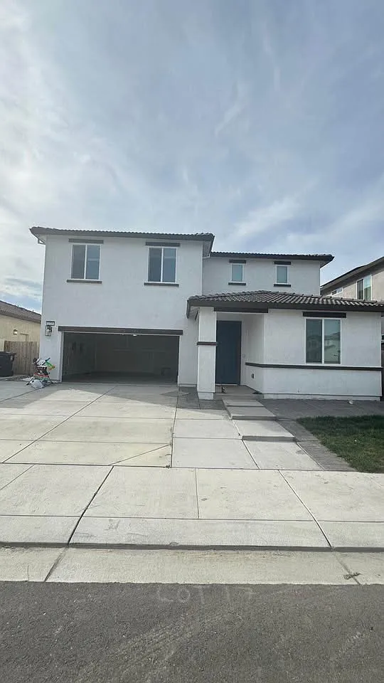 4 bed, 5000 sqft, $3,500 — Photo 2