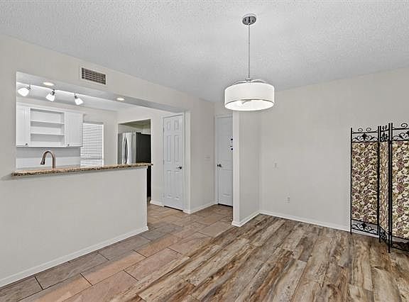 4th image of 1902 Shorewood Dr
