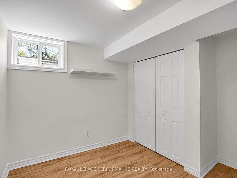 940 Brant St #LOWER — Photo 14