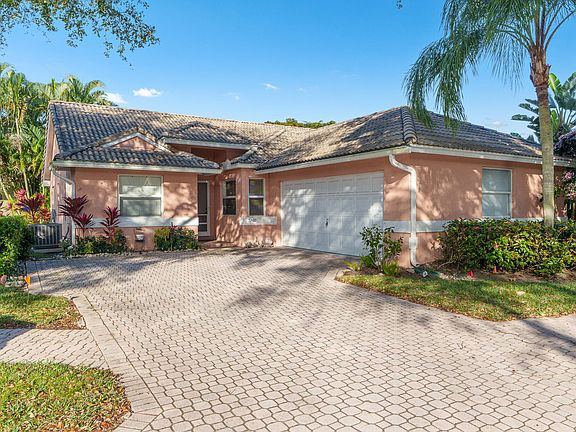 3rd image of 5260 Grande Palm Cir