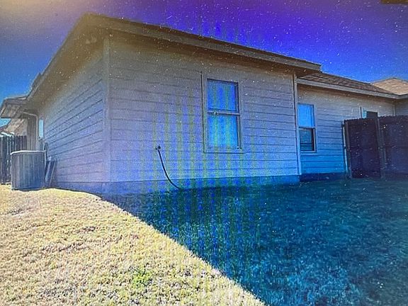 4th image of 1042-1044 Newcastle Dr
