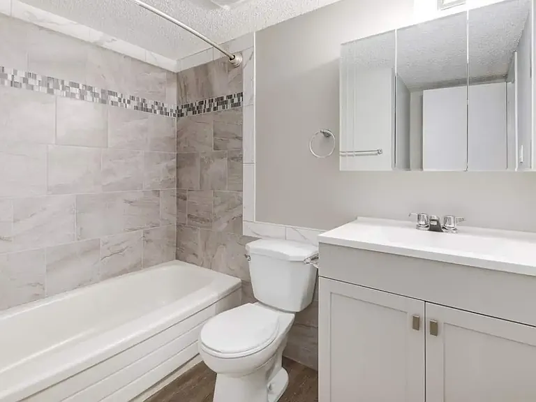 431 Wollaston Cres — Photo 35