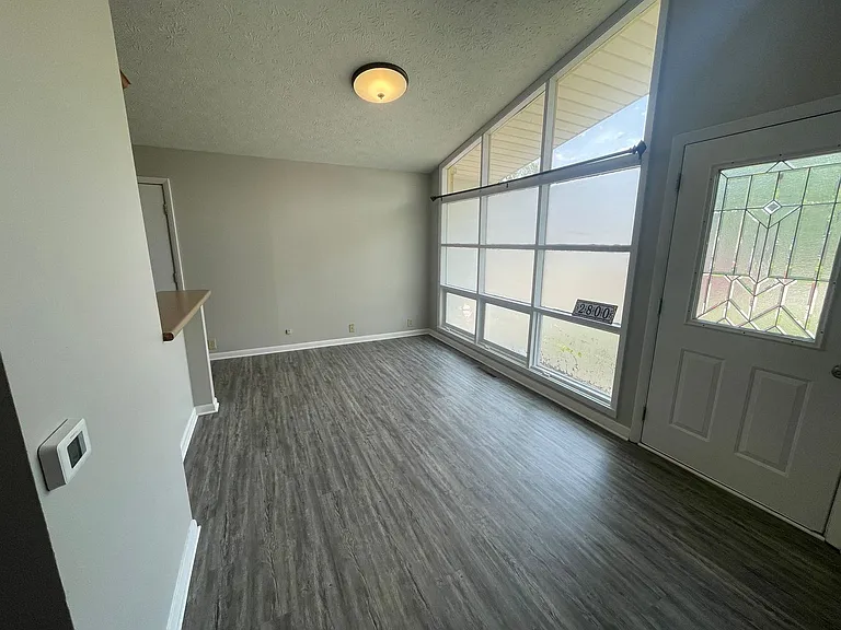 2800 N Salisbury St — Photo 3