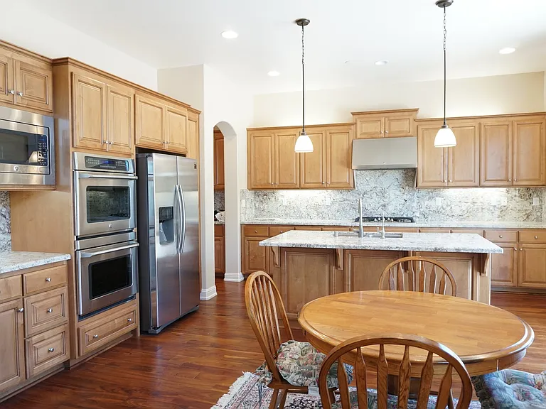 18261 Bautista Cir — Photo 2