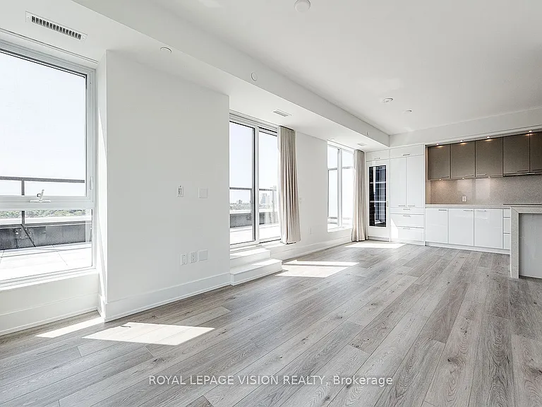858 Dupont St #728 — Photo 18