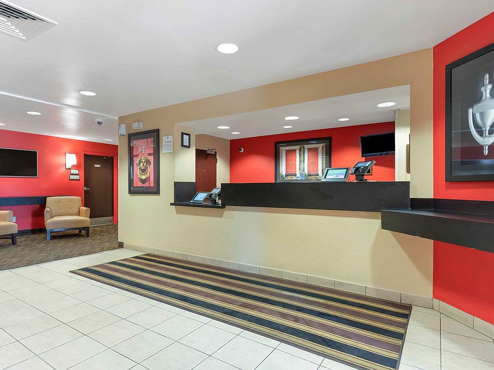 Lobby and Guest Check-in