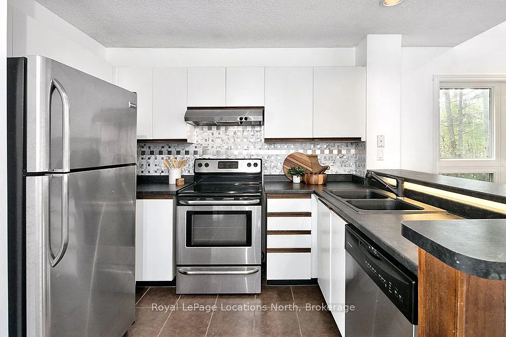 Building Photo - 49 Trott Blvd #182