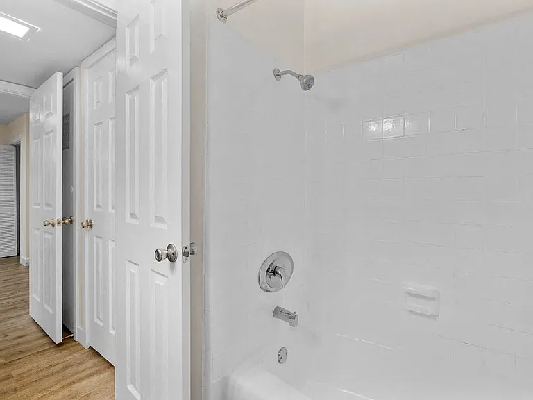 5633-45 N Topanga Canyon Blvd — Photo 30