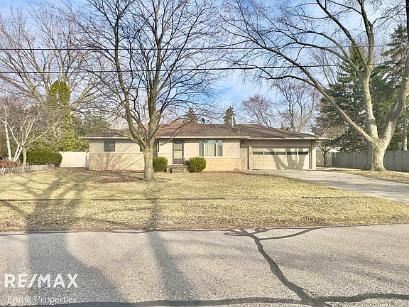3rd image of 1574 Elizabeth Ln